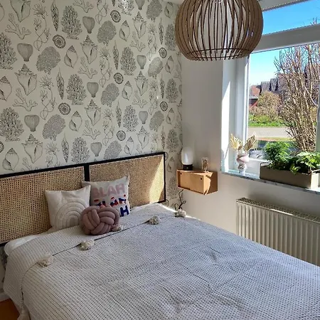 Renoviert Kuestenfels In * Carolinensiel